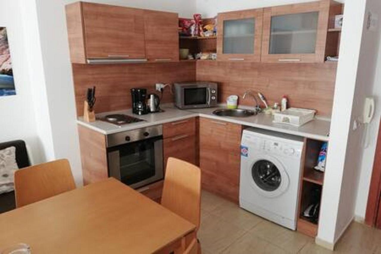 Yves 2 Bed Apart At Sun Village Sunny Beach Not Far Away From The Sea Exterior photo