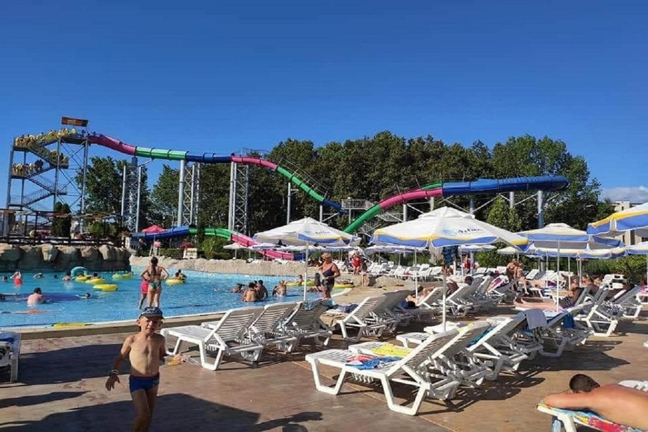 Yves 2 Bed Apart At Sun Village Sunny Beach Not Far Away From The Sea Exterior photo