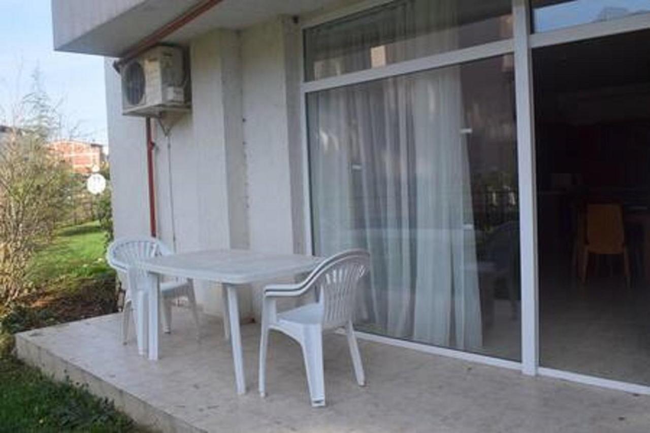 Yves 2 Bed Apart At Sun Village Sunny Beach Not Far Away From The Sea Exterior photo