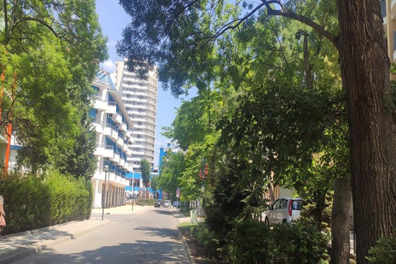 Yves 2 Bed Apart At Sun Village Sunny Beach Not Far Away From The Sea Exterior photo
